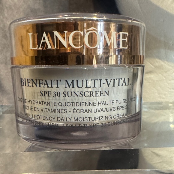 Bienfait Multi-Vital SPF 30 Sunscreen -1.7 no box
